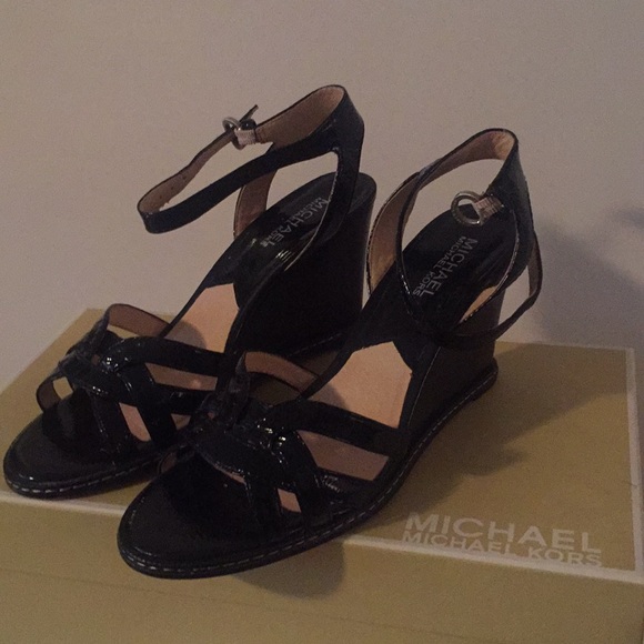 Michael Kors Shoes - Picture 2 of 4